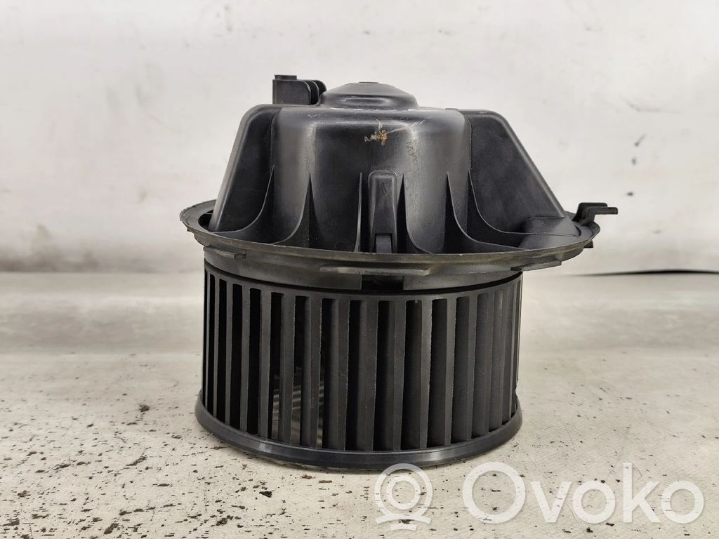 Volkswagen PASSAT B7 Ventilator aerotermă 