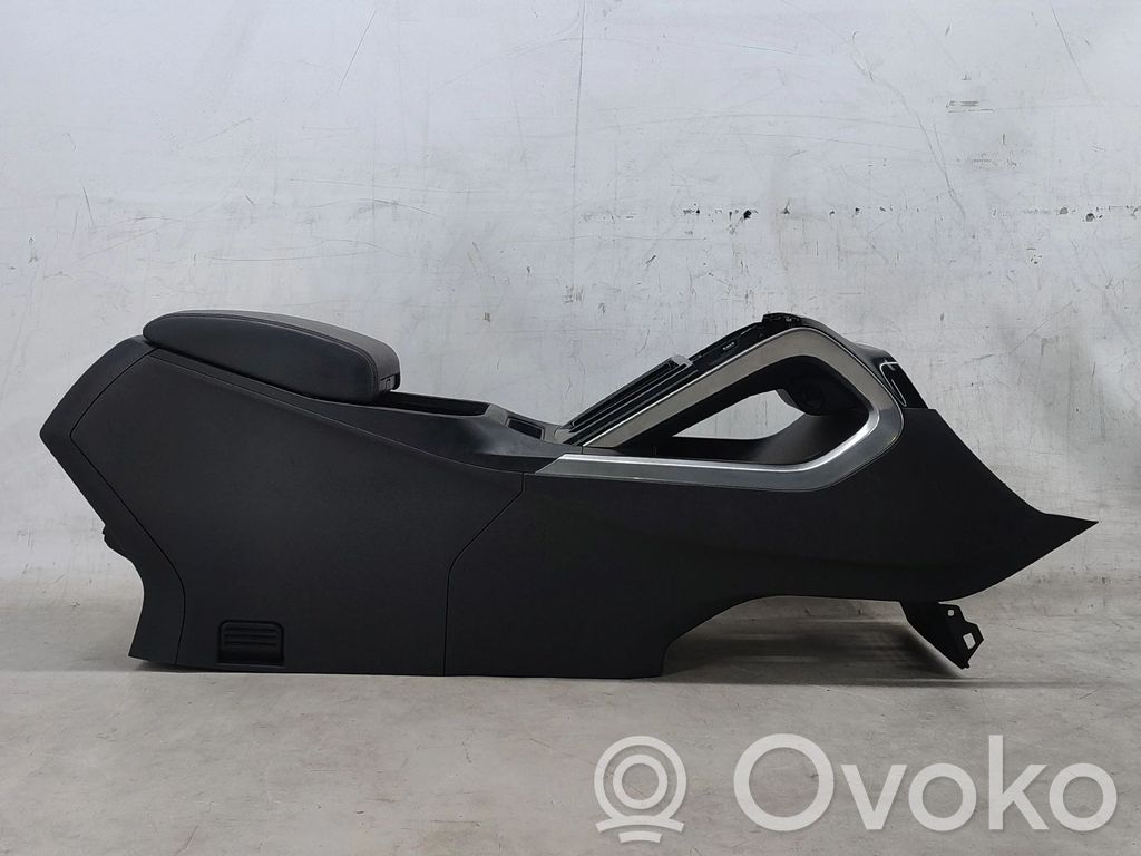 Center console   J9D3045M11