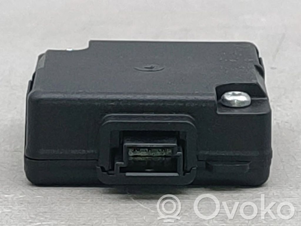 Sonstige Steuergeräte / Module   3521AJXU18A