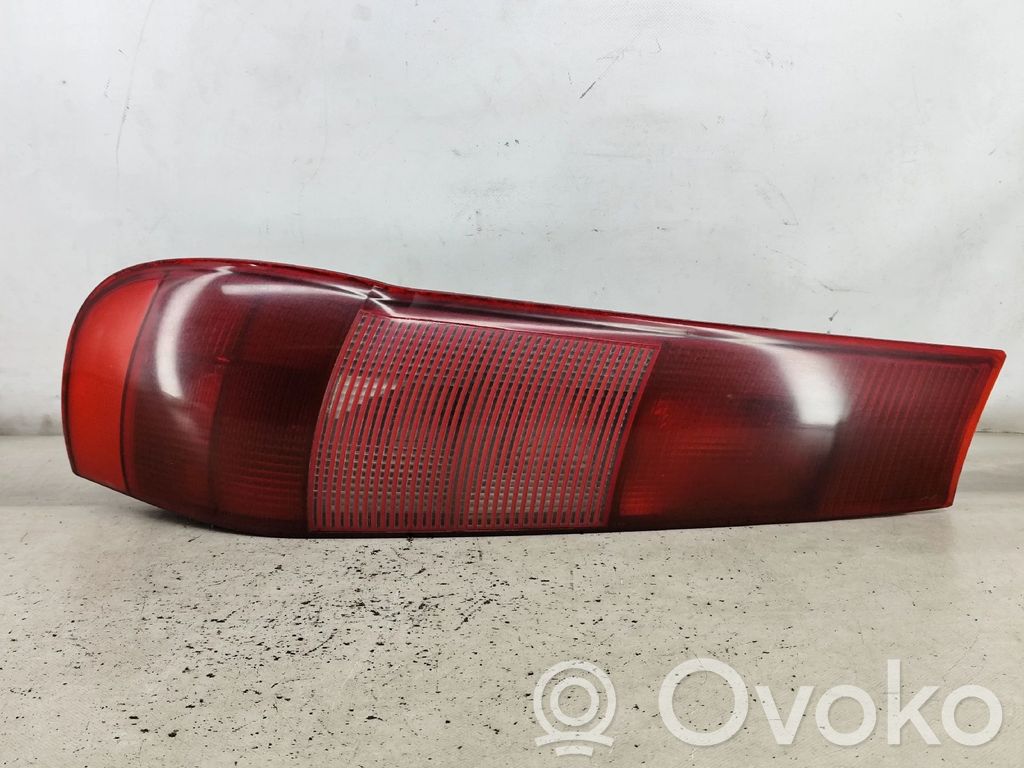 Fiat Punto (176) Lampy tylnej klapy bagażnika 