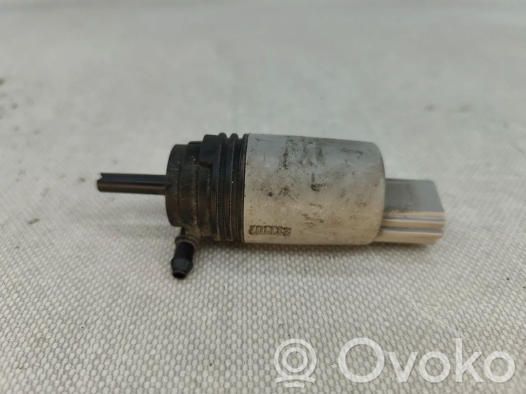 Windscreen/windshield washer pump   67126934159,23557610,2PINOS,6934159