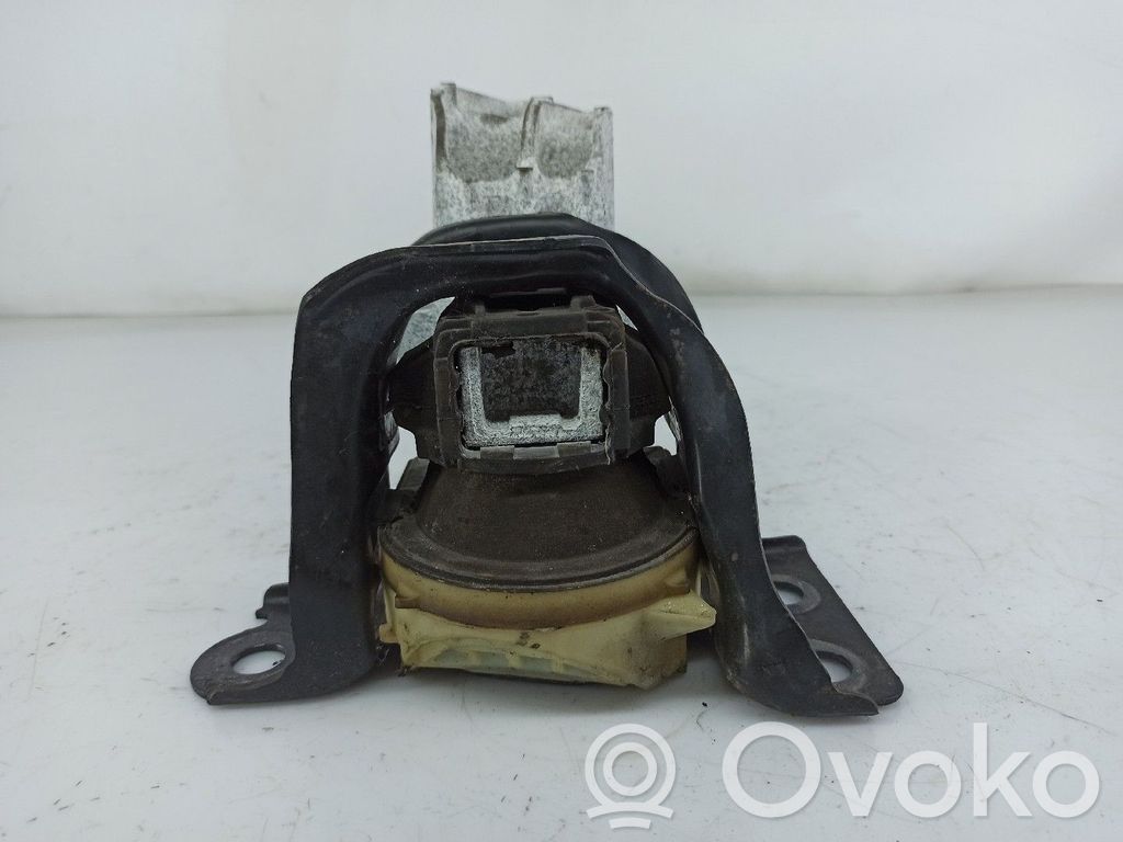 Engine mount bracket   112104344R,112847149R