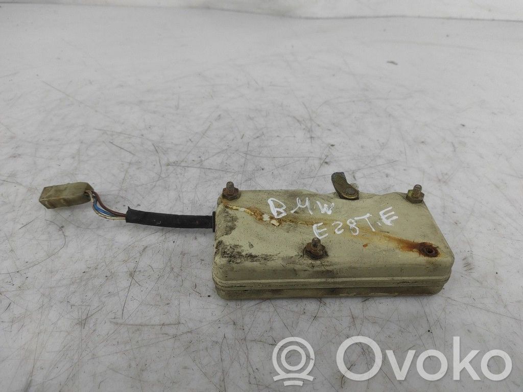 Motor de la cerradura trasera   51261363595