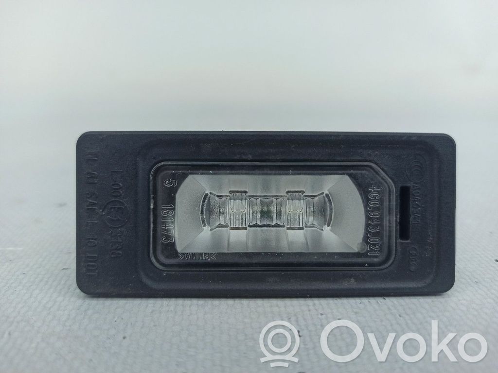 Luce targa   4G0943021,2PINOS
