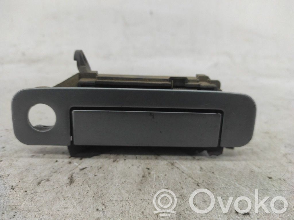 Manecilla externa puerta delantera   4A0837206,8D0837206