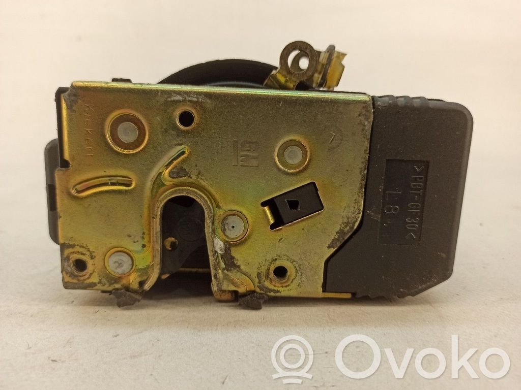 Priekšpusē slēdzene   90507060,3PINOS