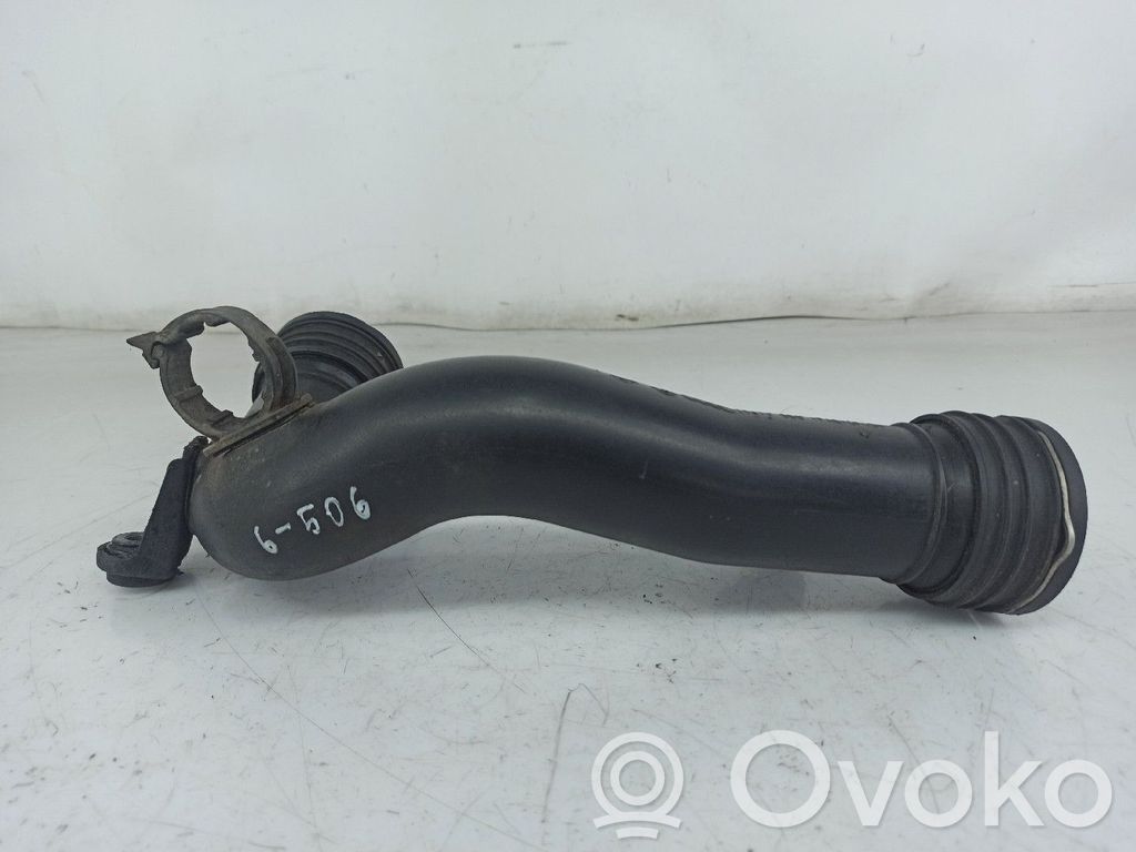 Volkswagen PASSAT B6 Furtun/conductă intercooler 