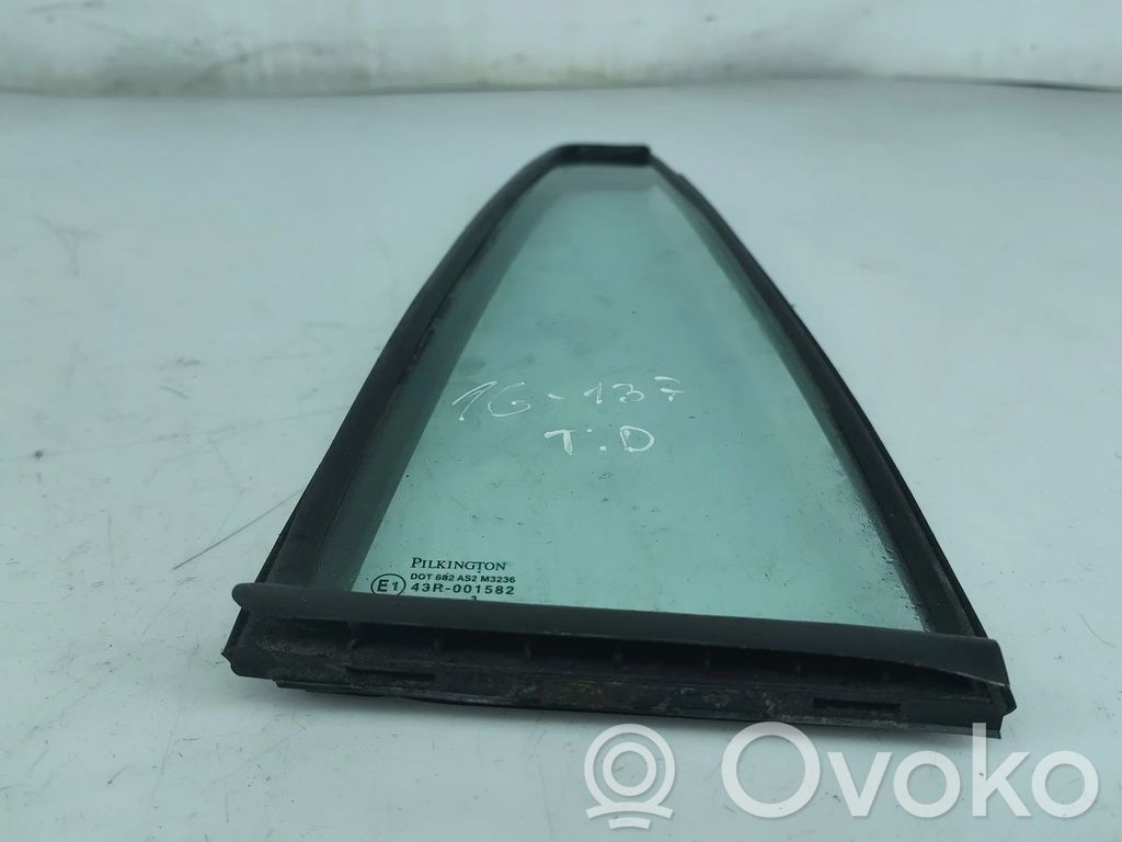 Vitre latérale arrière   43R001582,DOT682AS2M3236