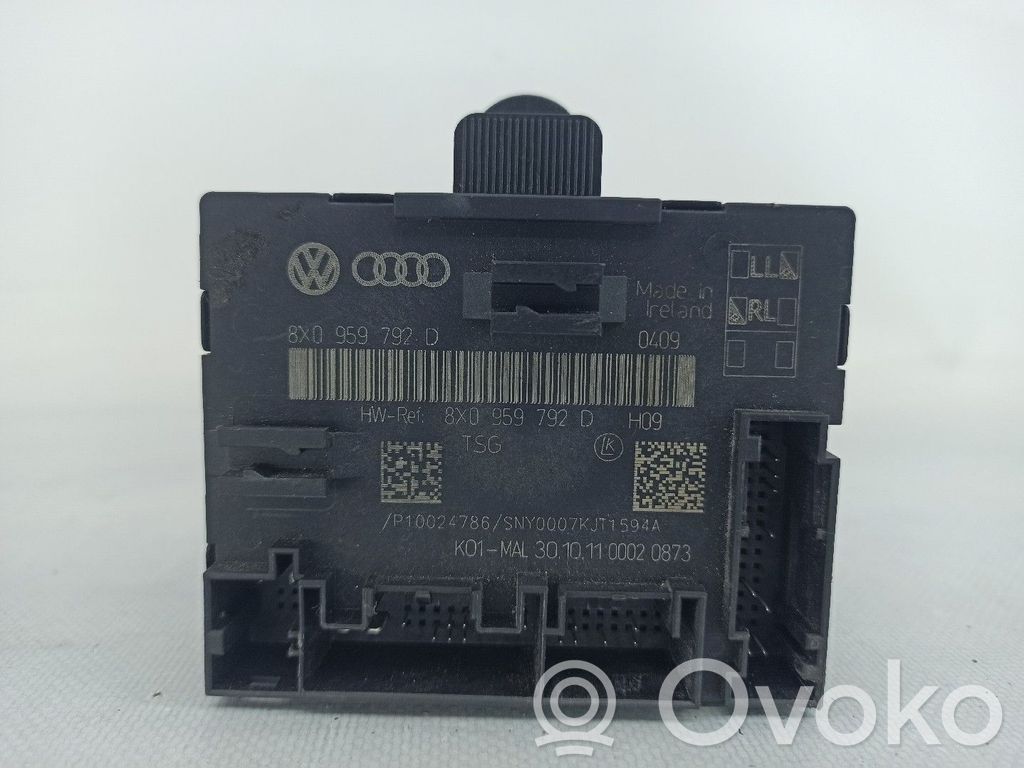 Motorsteuergerät/-modul   8X0959792D,DIREITA,FRENTE