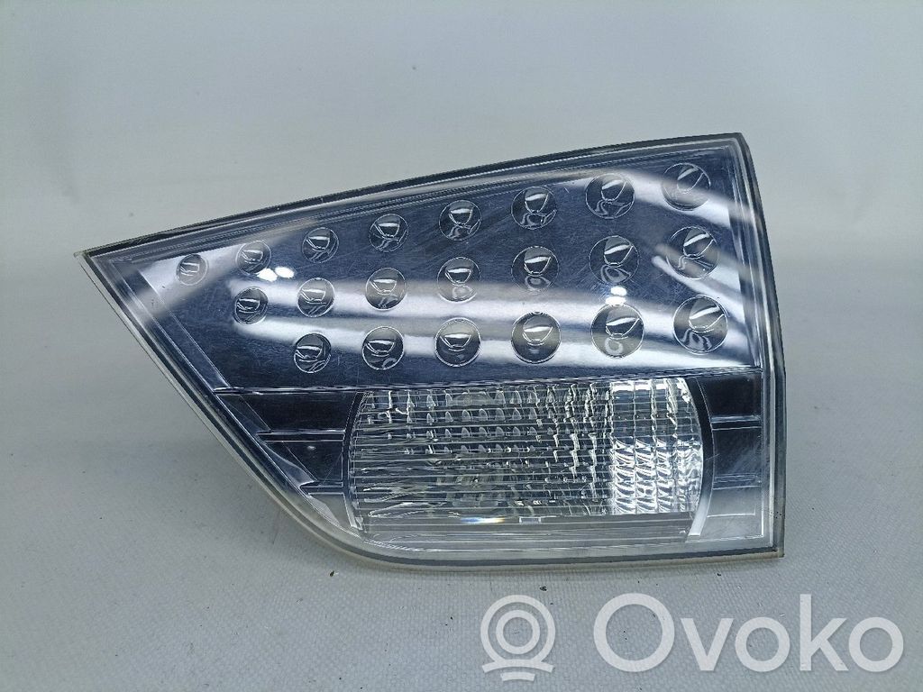 Tailgate rear/tail lights   NV,2PINOS