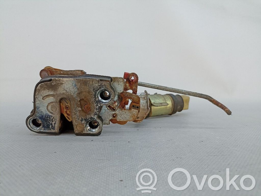 Toyota Corolla E90 Etuoven lukko 