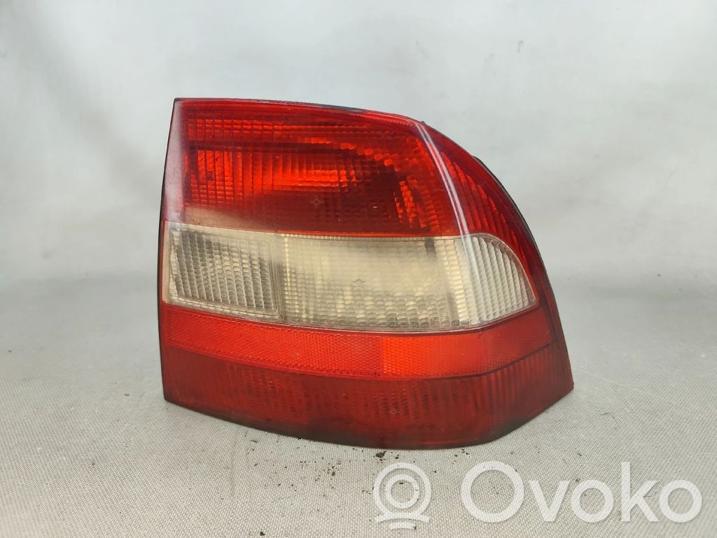 Opel Vectra B Lampă spate în caroserie 