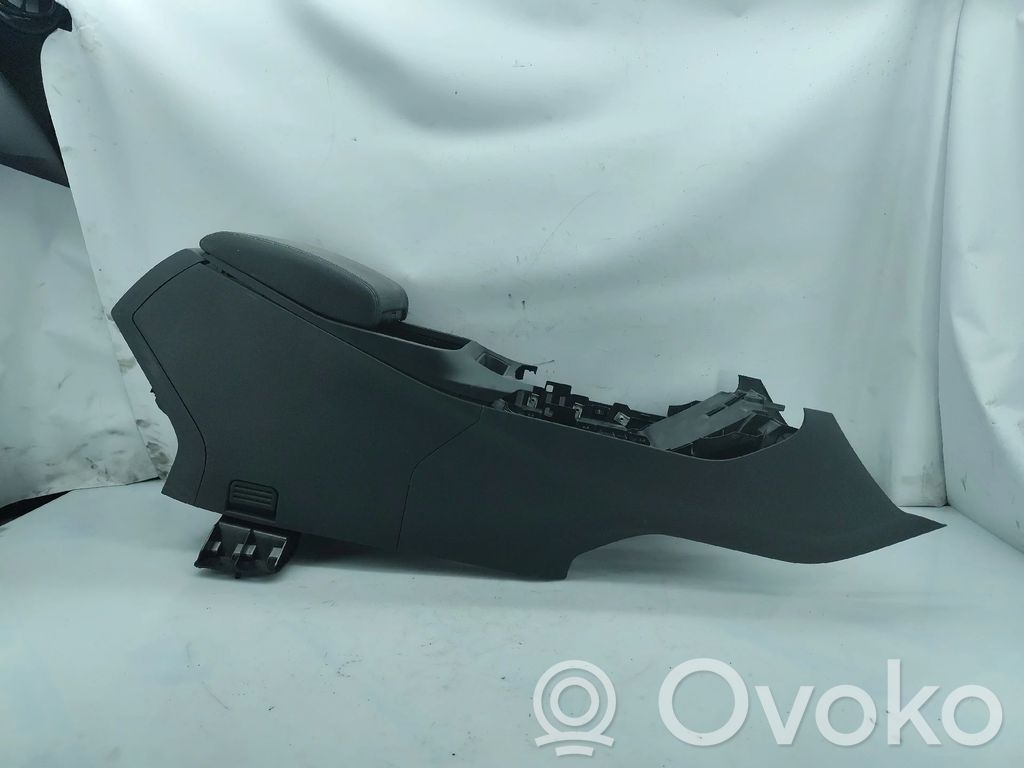Center console   J9D3045M11A,J9D367456A
