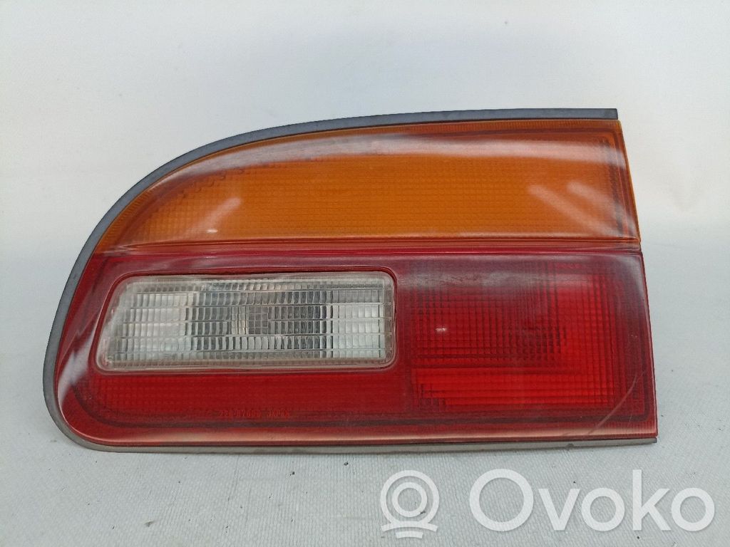 Mitsubishi L400, Space Gear Lampă spate în capacul portbagajului 