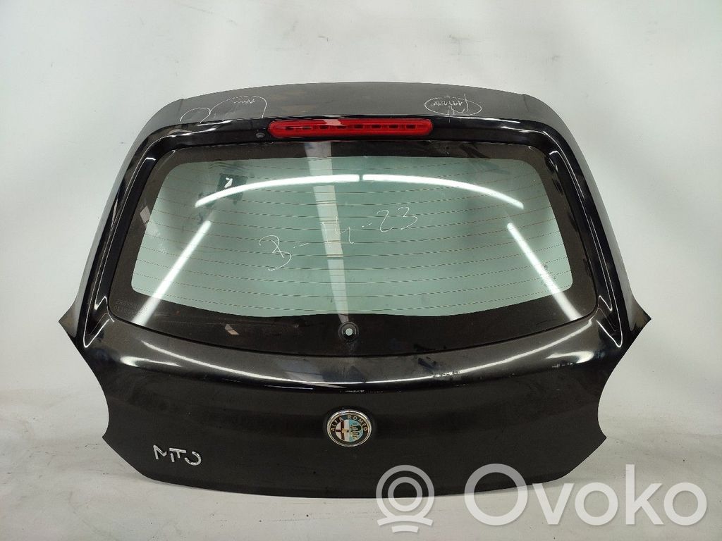Tailgate/trunk/boot lid   DANIFICADO,COM3OSTOP