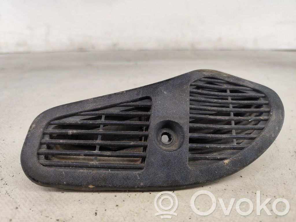 Renault Clio I Rejilla de ventilación central del panel 