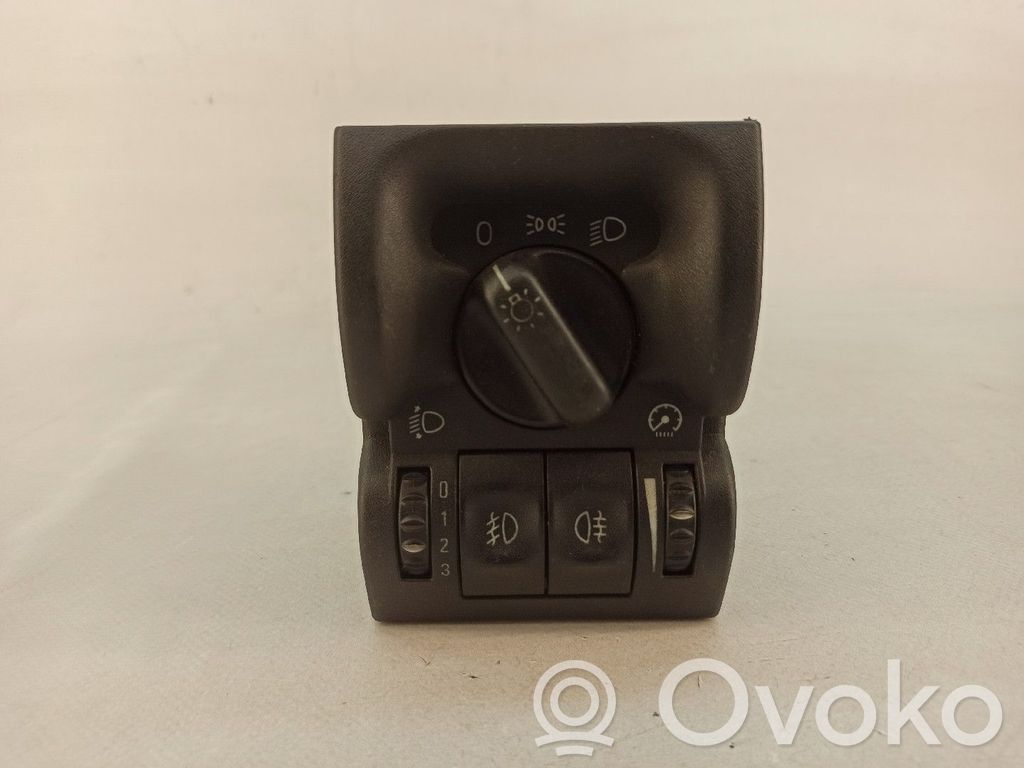 Light switch   90569814,53142807