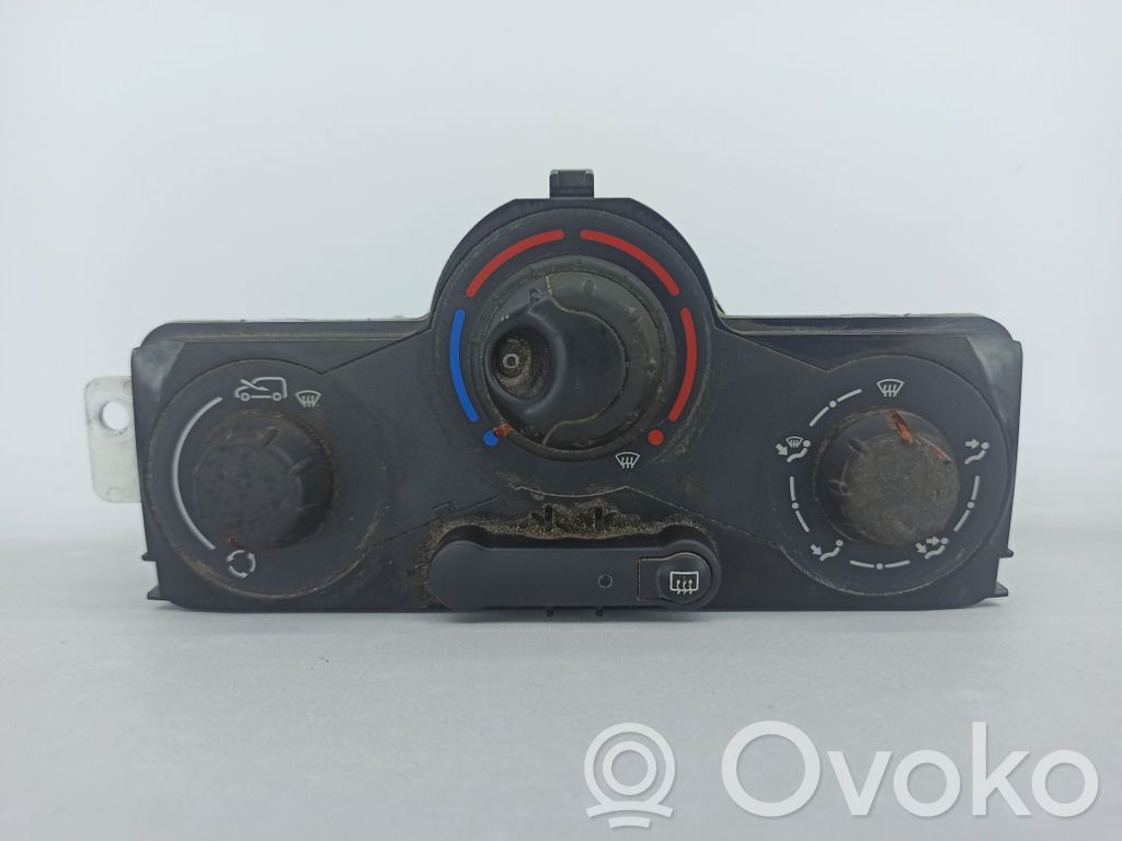 Renault Kangoo II Ilmastoinnin ohjainlaite 