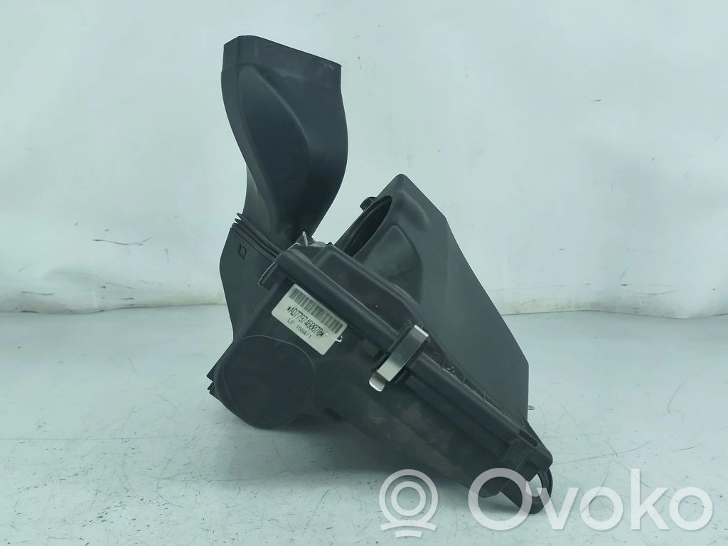 BMW 1 E81 E87 Air filter box 