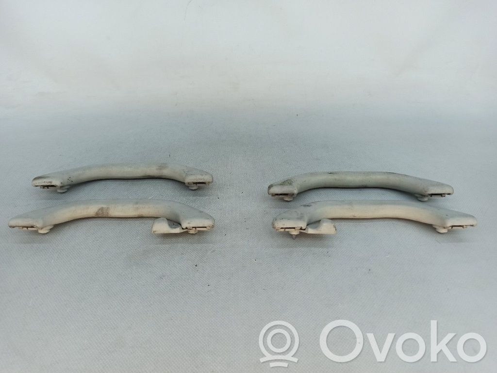 Etukattokahva   8D0857607,4UNIDADES
