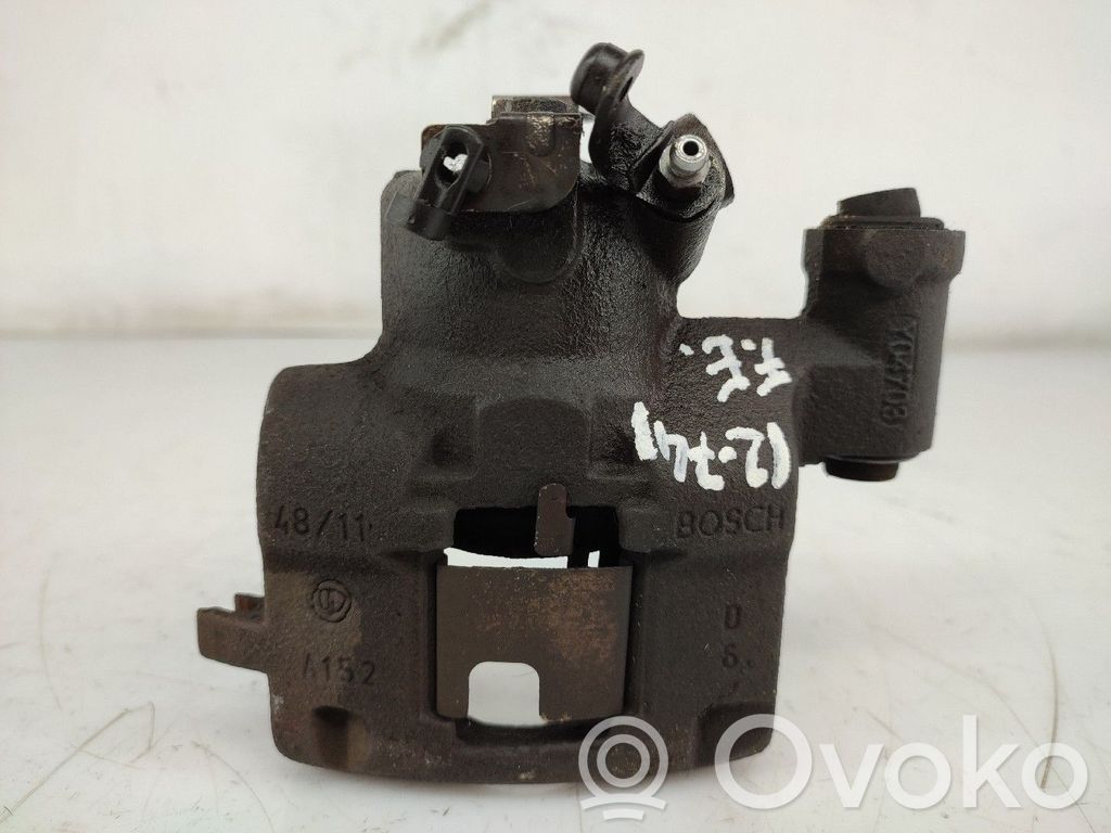Bremssattel vorne   Y04703