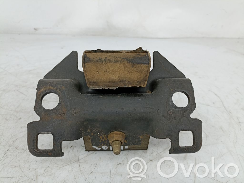 Soporte de montaje del motor   11220EB300