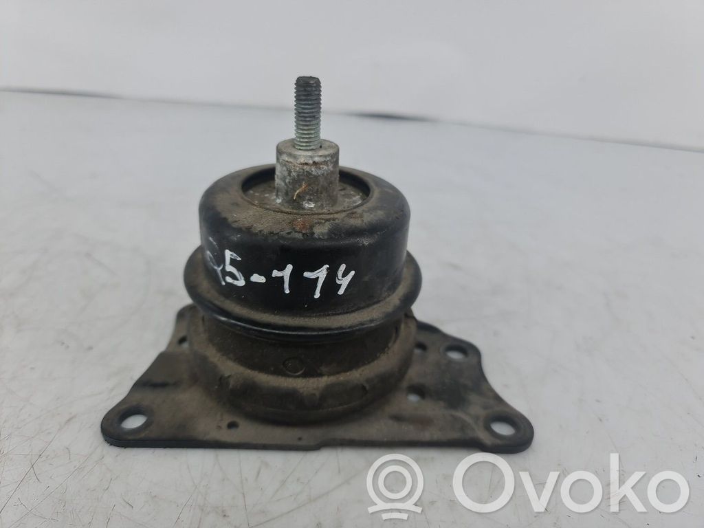 Skoda Fabia Mk1 (6Y) Engine mount bracket 