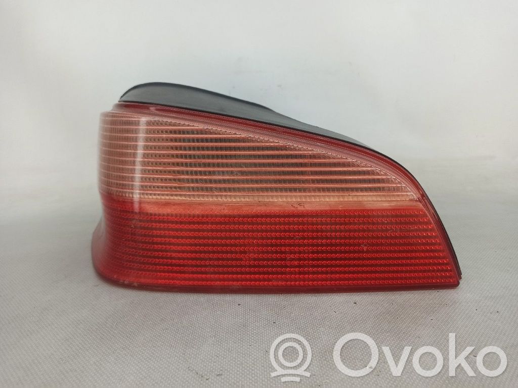 Peugeot 106 Lampă spate în capacul portbagajului