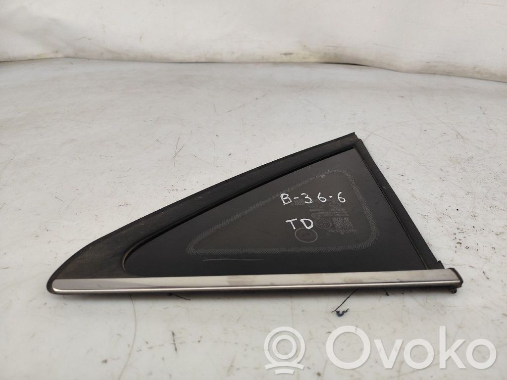 Vidrio lateral trasero   43R000448,DOT823
