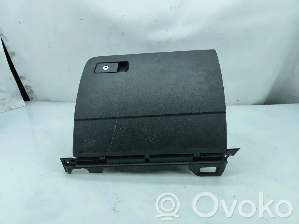 Guantera   3G1857097N
