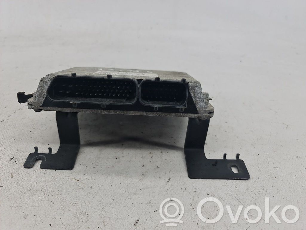 Unidad de control/módulo del motor   06A906019AM