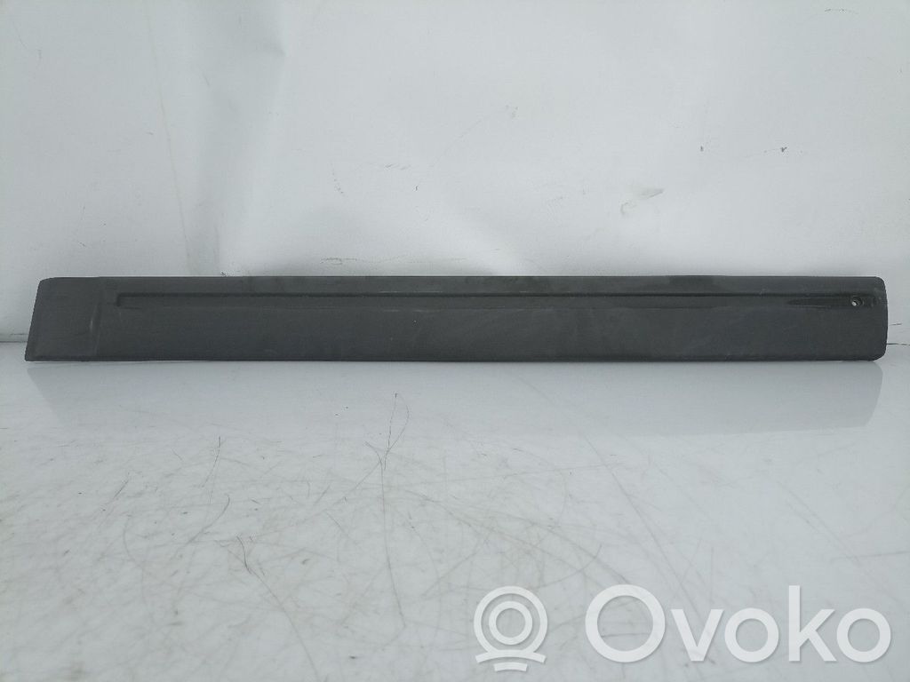 Renault Express Etuoven lista (muoto) 