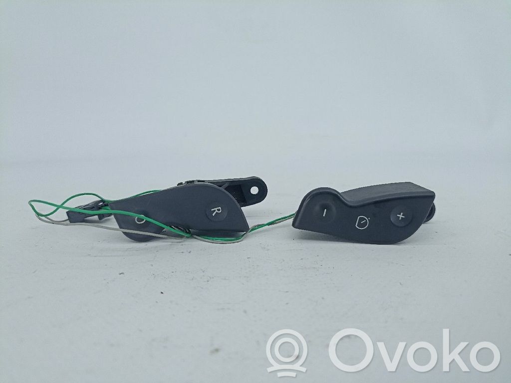 Renault Megane II Mando de control del sonido 