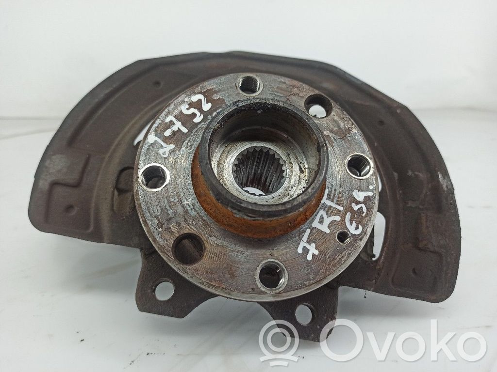 Achsschenkel vorne   90468577