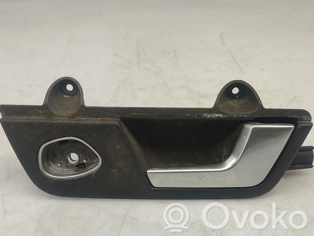 Manecilla interna puerta trasera   8E0839020B