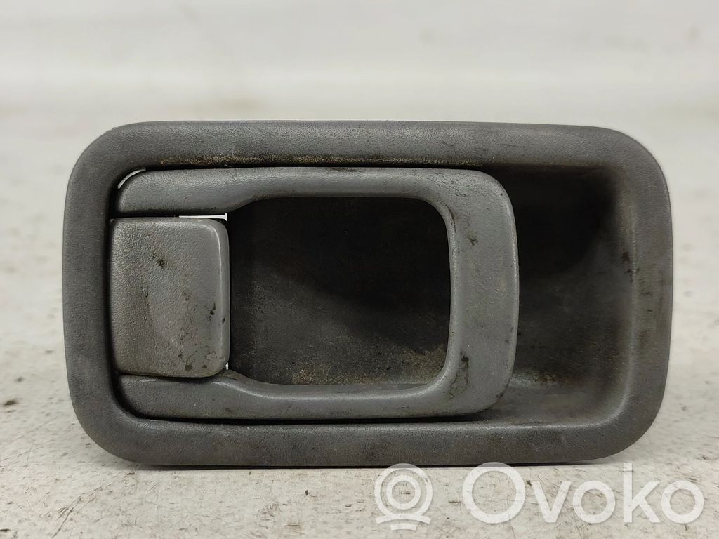 Manecilla interna puerta delantera