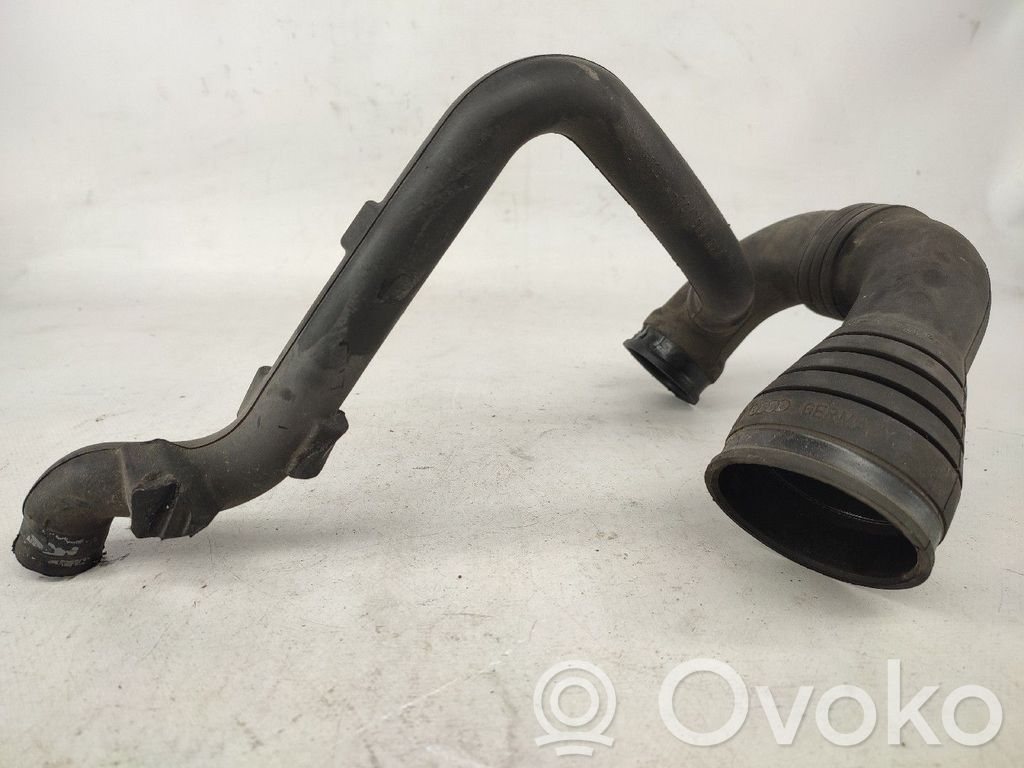 Audi A4 S4 B5 8D Tubo di aspirazione dell’aria turbo