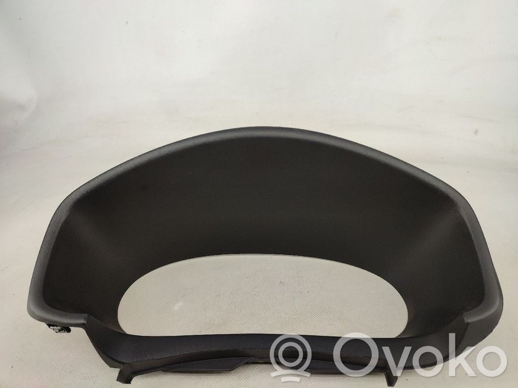 Garniture de tableau de bord   682408103R