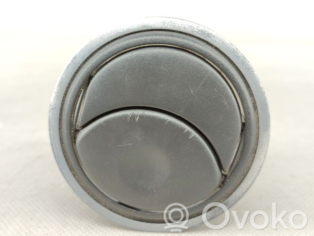 Rejilla de ventilación central del panel   8200817797,8200464605,8200817791
