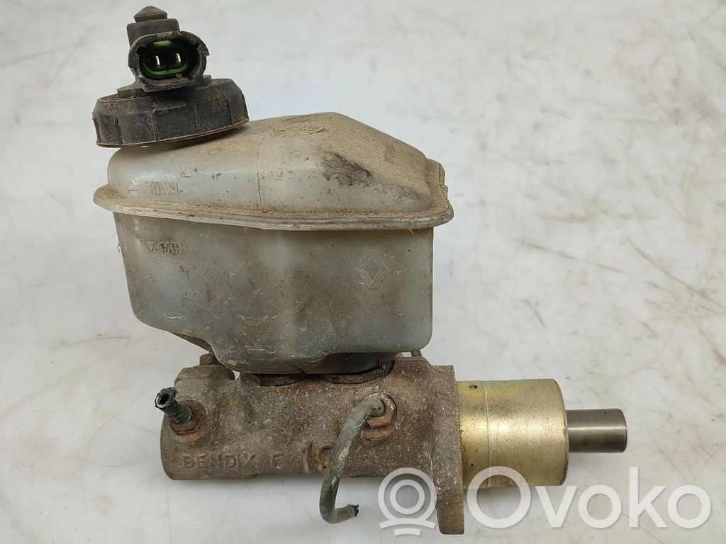 Master brake cylinder   7700726018