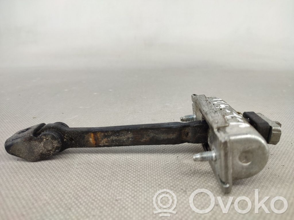 Opel Corsa E Etuoven pidätin