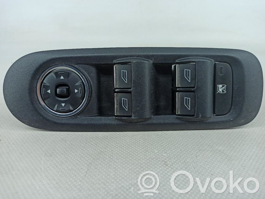 Interruptor del elevalunas eléctrico   7S7T14A132AB