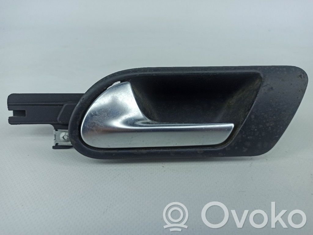 Manecilla externa puerta trasera   1K5837113