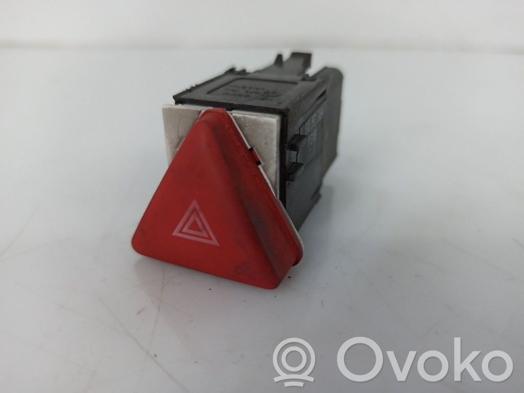 Botón interruptor de luz de peligro   1K0953509A