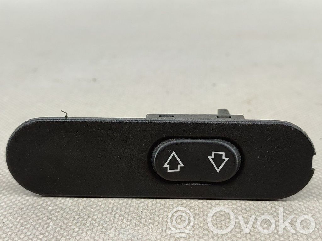 Electric window control switch   9503772