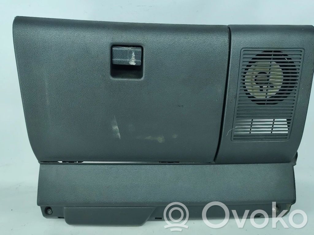 Toyota Corolla E90 Daiktadėžė 