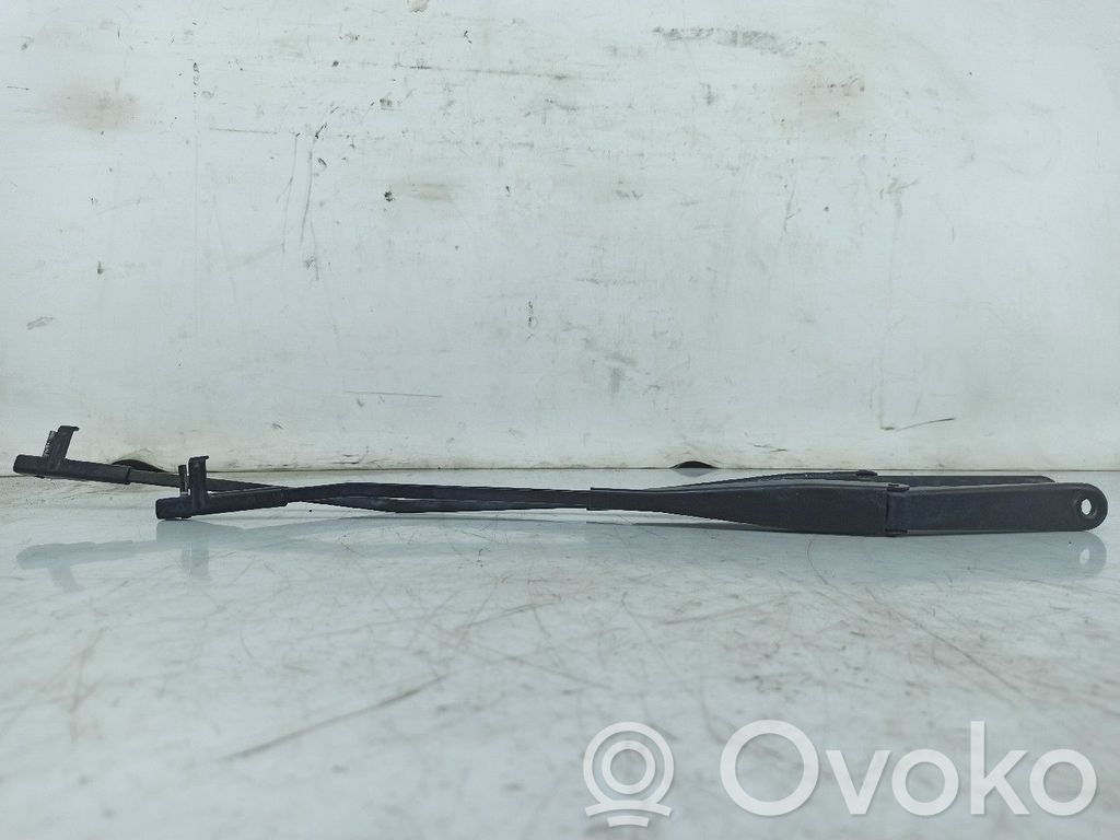Brazo del limpiaparabrisas delantero   4M5117526AC,4M5117526CC
