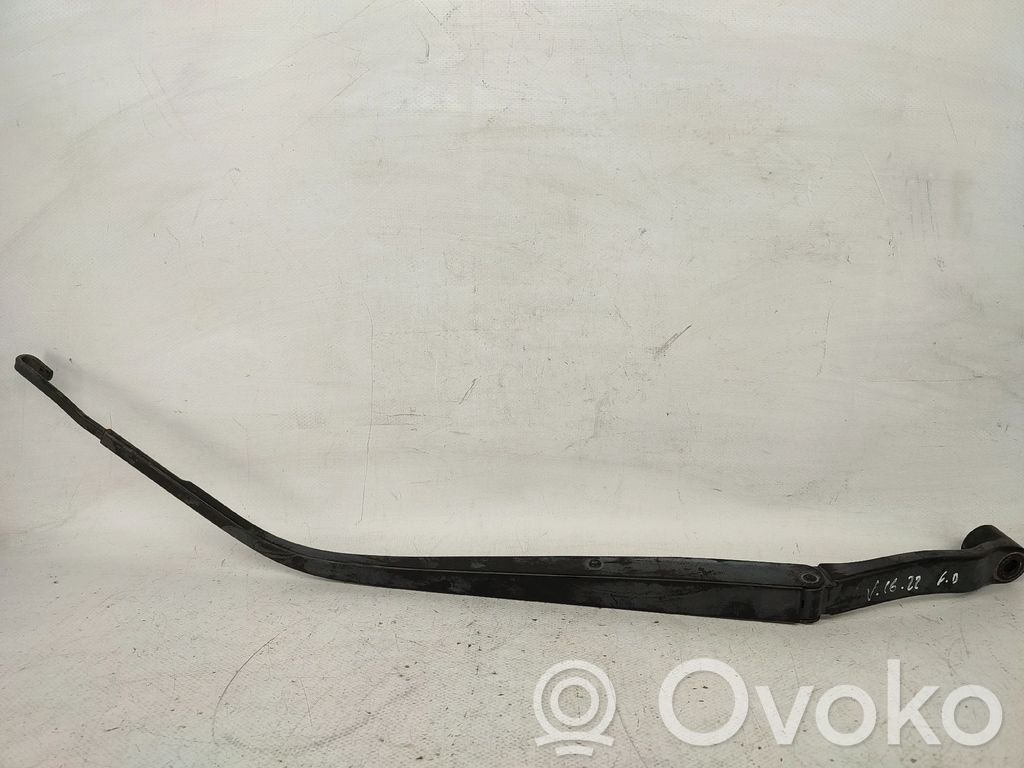 Front wiper blade arm