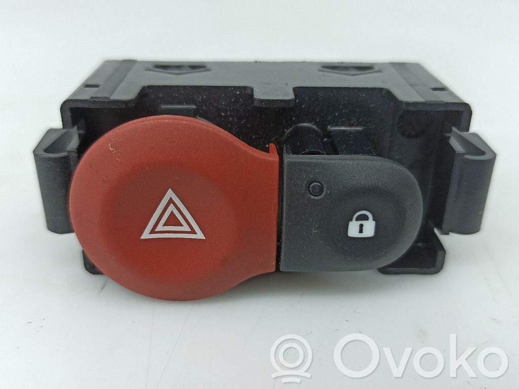 Hazard light switch   E31601,252103766RB