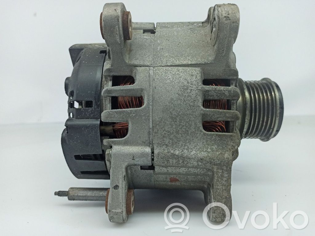 Alternador   03P903023D